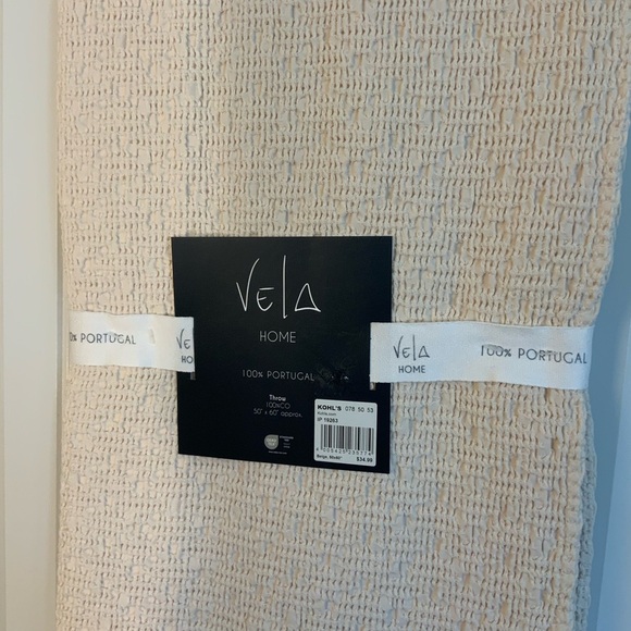 Vela Home Beige Textured Throw NWT - Picture 1 of 4